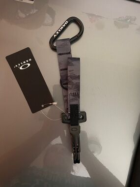 Oakley Wanderlust Keychain